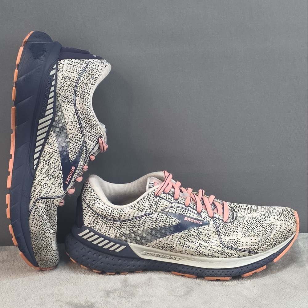 Size 7.5 - Brooks Adrenaline GTS 21 Coral/White